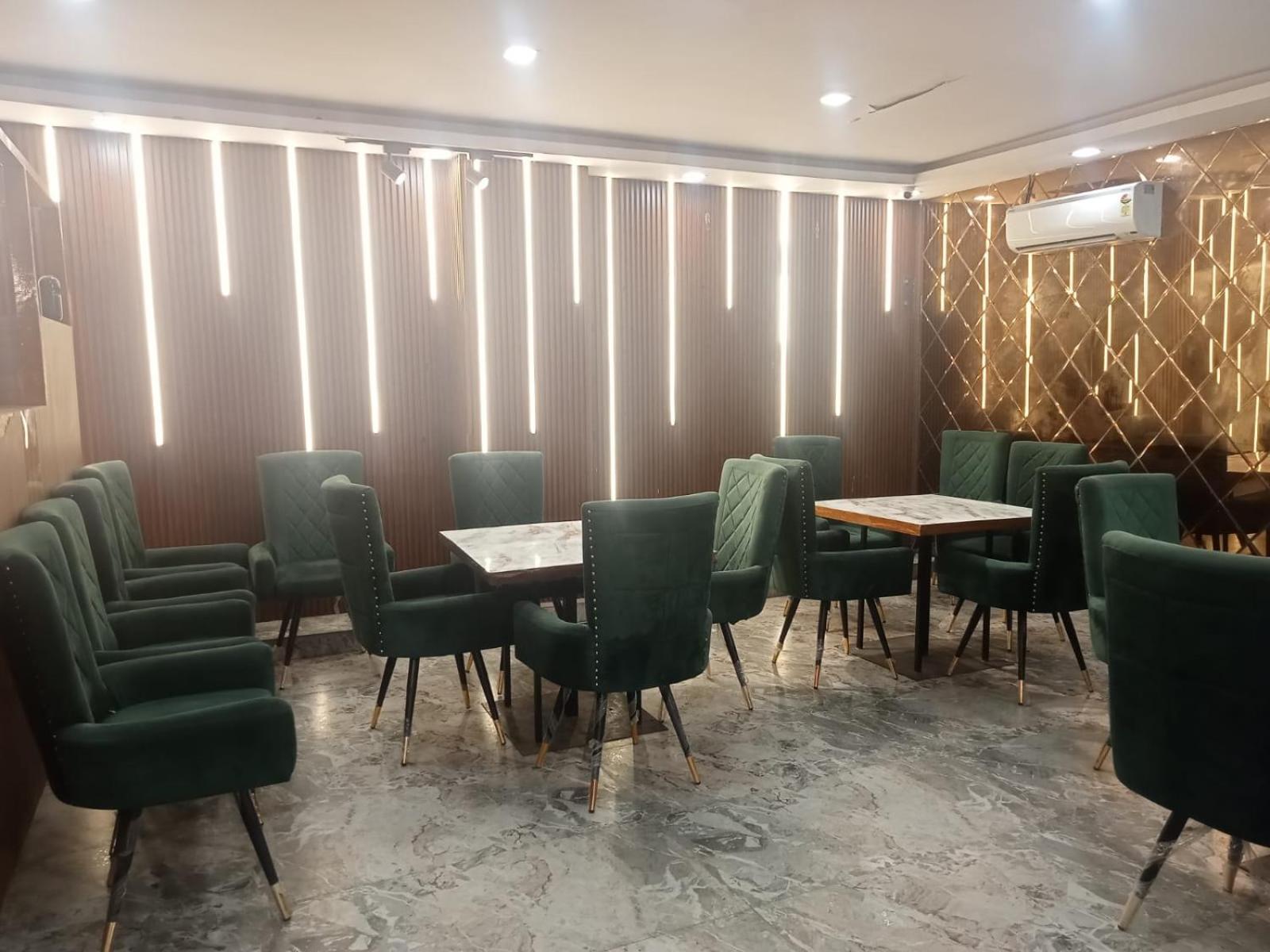 Ceremony Hotel And Banquets Faridabad Esterno foto